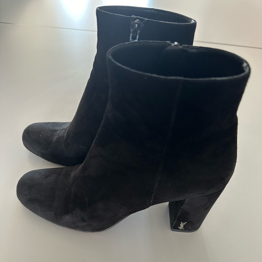 SAINT LAURENT Black Suede Booties
